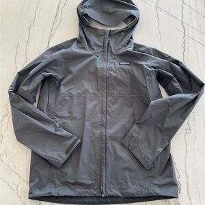 Patagonia Men's Charcoal Raincoat